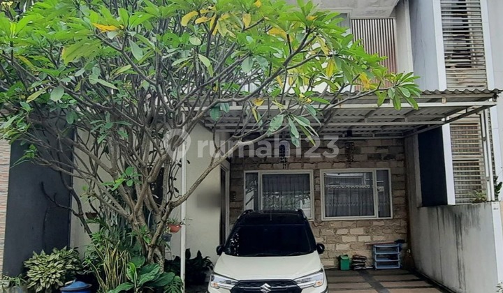 For Sale: Minimalist 2-Story House in Well-Maintained and Good Condition, Includes Laundry and Drying Areas, Move-In Ready, One-Gate System Community, Wide Road Access, Densely Populated Area, Strategic Location Near Pakis Toll Exit and Airport at Grand Devina Estate, Pakis, Malang, H197 For Sale: Minimalist 2-Story House in Well-Maintained and Good Condition, Includes Laundry and Drying Areas, Move-In Ready, One-Gate System Community, Wide Road Access, Densely Populated Area, Strategic Location Near Pakis Toll Exit and Airport at Grand Devina Estate, Pakis, Malang, H197