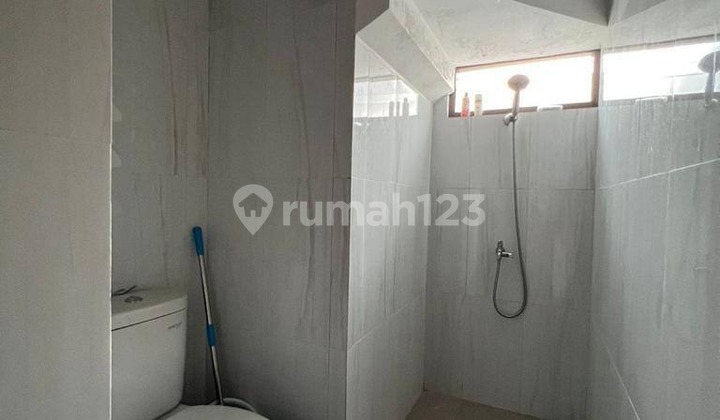 Dijual Rumah Cantik Minimalis 2Lt Full Furnish Ada Halaman Belakang Siap Huni Fasilitas Perumahan Lengkap Ada Sekolah Unggulan Dalam Perumahan Lokasi Strategis ke Pusat Perbelanjaan dan Akses Mudah ke Bandara di Grand Permata Jingga Malang Kota H262 2
