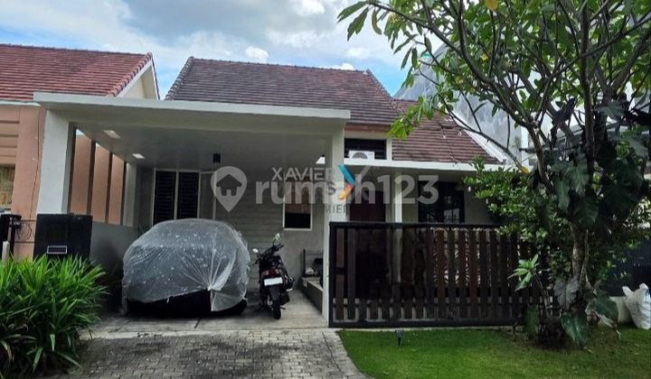 Dijual Rumah Cantik Minimalis Modern dan Semi Furnish Ada Servis Area Plus Taman Depan Luas Siap Huni Lingkungan Tenang Aman Kawasan Elite Lokasi Strategis Dekat Pusat Kota dan Akses Mudah ke Berbagai Fasilitas Umum di Greenwood Malang Kota H372