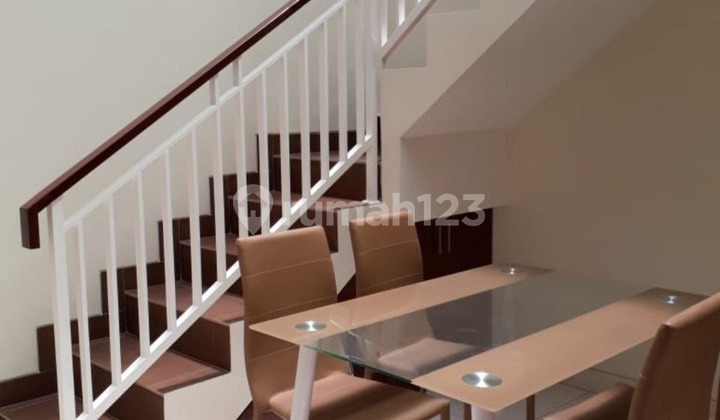 Dijual Rumah Cantik Minimalis 2Lt Full Furnish Kondisi Bagus Bersih Siap Huni Cocok untuk Usaha Dekat Lingkungan Kos-Kosan dan Akses ke Jalan Raya Suhat Dekat Kampus Umm dan Rs Umm di Bukit Cemara Tujuh Malang Kota H139 2