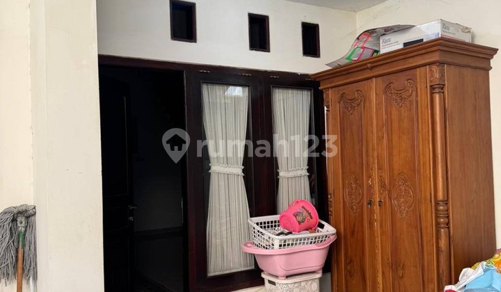 Dijual Rumah Cantik Minimalis 2Lt Full Furnish dan Kondisi Bagus Sangat Terawat Siap Huni Lingkungan Asri Nyaman Lokasi Strategis Dekat Pusat Perbelanjaan dan Tempat Rekreasi di Graha Pelita Asri Malang Kota H468 2