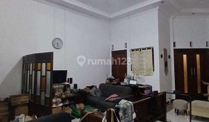ruang keluarga dijual rumah minimalis dan strategis