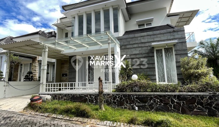 Dijual Villa Hook Minimalis Full Furnish Kondisi Bagus Terawat Ada Carport Sudah Berkanopi Siap Huni Lingkungan Tenang Aman Dg One Gate System Lokasi Strategis Dekat Pusat Kuliner dan Berbagai Wisata di Junrejo Batu Malang H565 Dijual Villa Hook Minimalis Full Furnish Kondisi Bagus Terawat Ada Carport Sudah Berkanopi Siap Huni Lingkungan Tenang Aman Dg One Gate System Lokasi Strategis Dekat Pusat Kuliner dan Berbagai Wisata di Junrejo Batu Malang H565