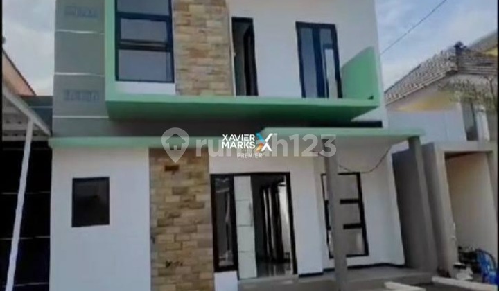 Dijual Baru Rumah Minimalis Modern 2Lt Ada Rooftop dan Bonus Furnish Cocok untuk Hunian Keluarga atau Investasi Siap Huni Lingkungan Perumahan Rapi dan Nyaman Akses Mudah ke Pusat Kota dan Dekat Area Kampus di Grand Amany Kedungkandang Malang Kota H140 Dijual Baru Rumah Minimalis Modern 2Lt Ada Rooftop dan Bonus Furnish Cocok untuk Hunian Keluarga atau Investasi Siap Huni Lingkungan Perumahan Rapi dan Nyaman Akses Mudah ke Pusat Kota dan Dekat Area Kampus di Grand Amany Kedungkandang Malang Kota H140