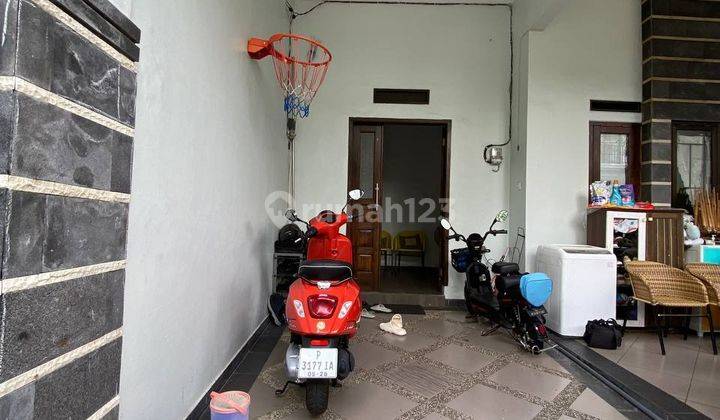 garasi/carport dijual rumah minimalis dan nyaman