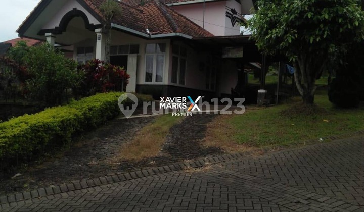 Dijual Villa Terawat dan Luas 2Lt Kondisi Bagus Ada Taman Siap Huni Cocok untuk Homestay atau Investasi Lingkungan Tenang dan Aman Udara Sejuk View Pegunungan Area Villa Favorit dan Akses Mudah ke Wisata Utama di Panderman Hill Batu Malang H445 Dijual Villa Terawat dan Luas 2Lt Kondisi Bagus Ada Taman Siap Huni Cocok untuk Homestay atau Investasi Lingkungan Tenang dan Aman Udara Sejuk View Pegunungan Area Villa Favorit dan Akses Mudah ke Wisata Utama di Panderman Hill Batu Malang H445
