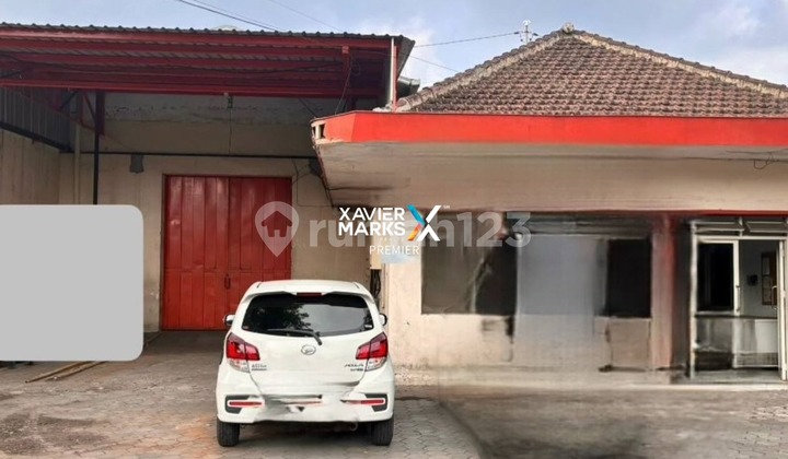 Dijual Gudang Luas Dg Area Parkiran Luas Free Cold Storage Cocok untuk Gudang Logistik atau Jenis Usaha Lain Akses Jalan Truk Tronton dan Akses Mudah ke Pusat Bisnis Blimbing dan Jalur Utama Kota di Jalan Raya Adi Sucipto Blimbing Malang Kota H404