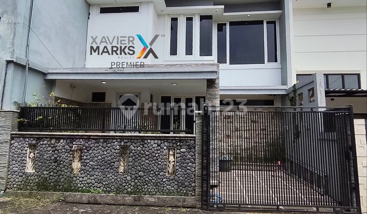 Dijual Rumah Minimalis Full Furnish Difungsikan Sebagai Villa Berpotensi Income Siap Huni Lingkungan Sejuk Nyaman View Pegunungan dan Akses Mudah ke Berbagai Wisata di Ngaglik Batu Malang G985