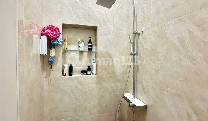 Dijual Rumah Minimalis Bersih Terawat Bonus Kelebihan Tanah Dinding Full Wallpaper Kitchen Set Premium dan Plafond Spc Siap Huni Lokasi Tengah Kota Strategis Dekat Pusat Bisnis dan Pendidikan di Pandanwangi Royal Park Pandanwangi Malang Kota H086 2