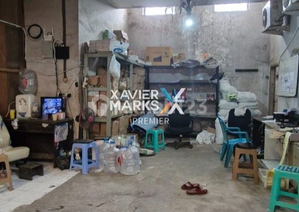 For Rent: Spacious and Strategic Warehouse with Guaranteed Security, Ready to Use, Container and Truck Access, Wide Road Rows, Near Toll Exit in Malang City G829 For Rent: Spacious and Strategic Warehouse with Guaranteed Security, Ready to Use, Container and Truck Access, Wide Road Rows, Near Toll Exit in Malang City G829