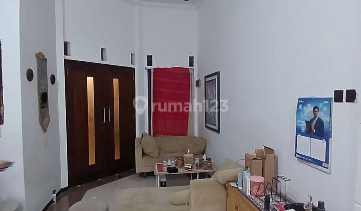 ruang tamu dijual rumah minimalis dan strategis