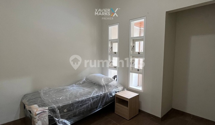 Disewakan Rumah Hook Modern Mewah 2Lt Bonus Furnish Baru Renovasi Siap Huni Lingkungan Aman Nyaman Lokasi Strategis Dekat Pusat Kota dan Pusat Kuliner Akses Mudah ke Pusat Pendidikan di Raya Tidar H339 2