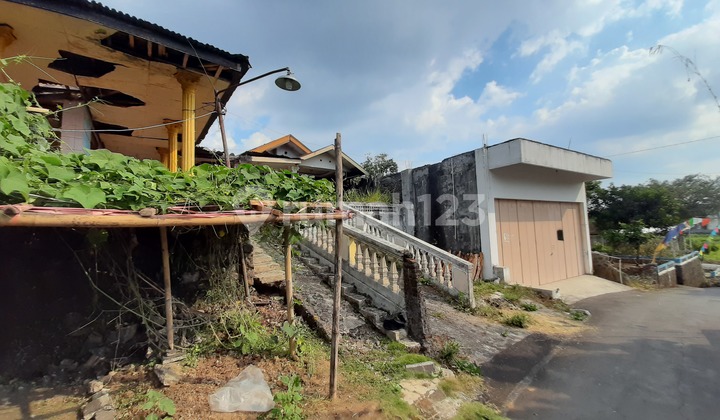 Rumah tua hitung jual tanah# 275 m² # panjang 23m² # lebar 12m²# kondisi dekat vila"  5