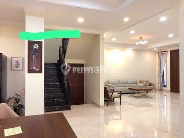 Rumah Puri Mansion Boulevard 10x20 3 Lantai Furnished Mewah Siap Huni SHM Full Renovasi 2