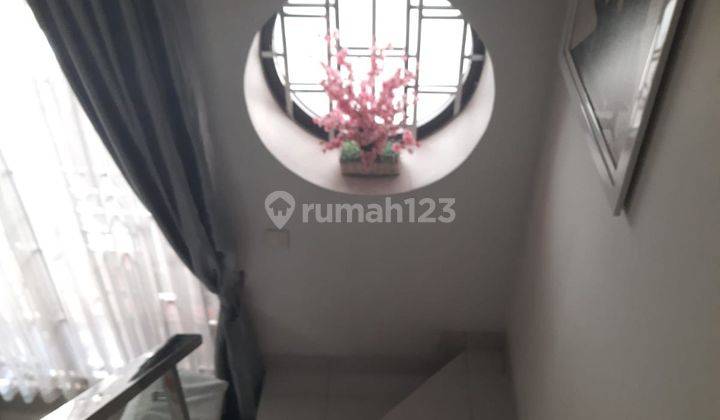 Rumah GLC 4x15 3 Lantai 3 Kamar Tidur Full Renovasi SHM Hadap Utara Bagus Rapih Siap Huni Green Lake City 1