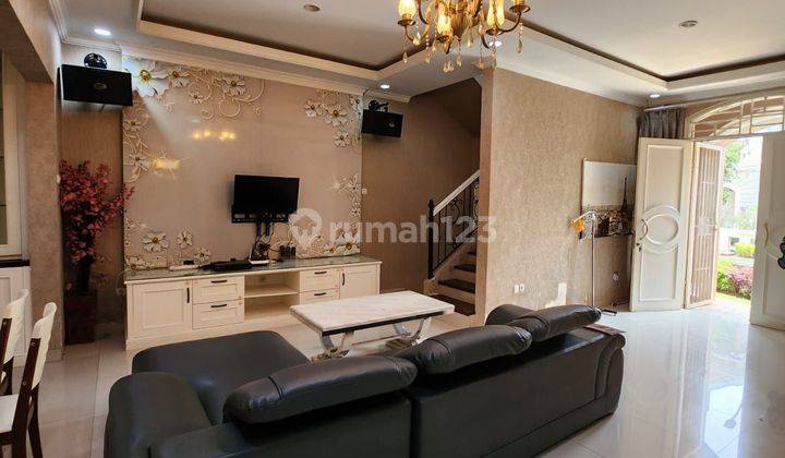 Rumah PIK Layar Permai 8x15 2 Lantai 2 Kamar Tidur Full Renovasi Furnished Hadap Selatan SHM Siap Huni Pantai Indah Kapuk 1