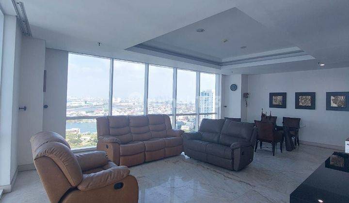 Apartemen Regatta 3+1BR Lantai Sedang Tower Dubai Furnished Seaview Siap Huni Mewah Pantai Mutiara 1