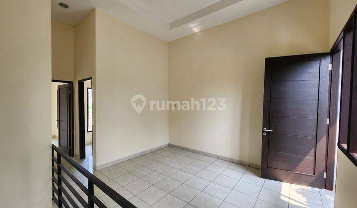 Rumah Green Lake 85m2 2 Lantai 3 Kamar Tidur SHM Bagus Siap Huni Kresek Indah Jakarta Barat 1