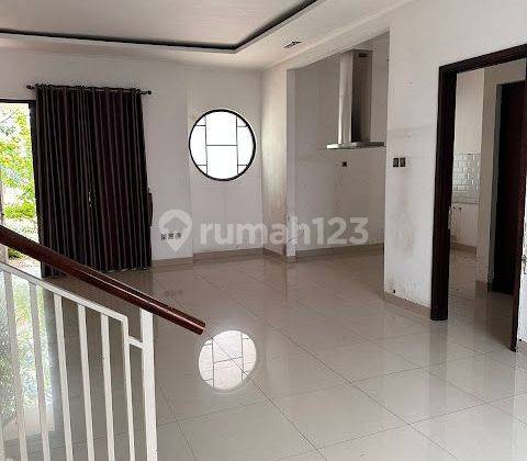 Rumah GLC East Asia 10x27 2 Lantai 3 Kamar tidur SHM Hadap Selatan Semi furnished Bagus Siap Huni Green Lake City 1