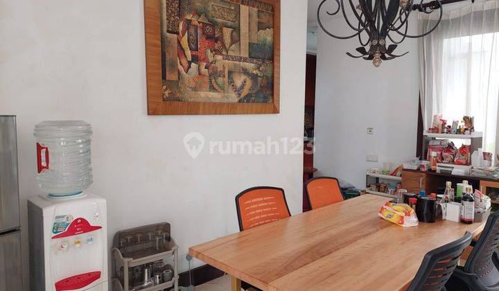 Rumah Mewah di Isen International Living