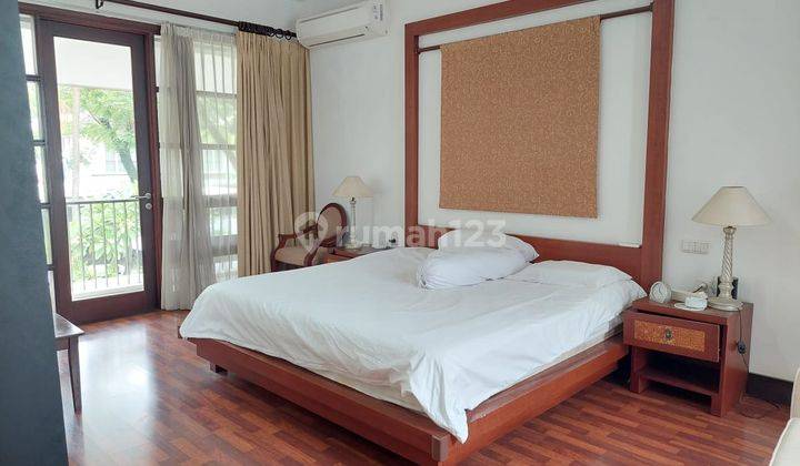 Rumah Mewah di Isen International Living