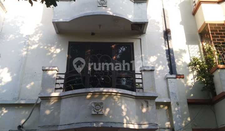 1 669. Disewakan Ruko Strategis - Center Point