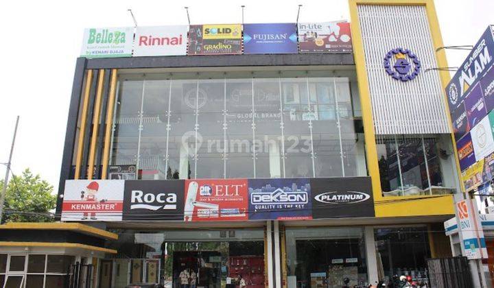 379. Dijual Bangunan Mewah Jl. Gajah Mada  2