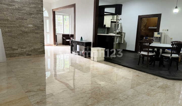 1,596. Beautiful Pakuwon Surabaya House for Sale - Move-in Ready |SHM| Prime Location! 2