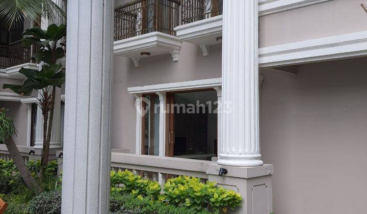 Disewakan Apartemen Residence Mansion Tower F, Akses Kolam Renang 16