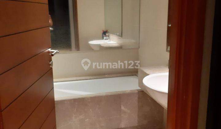 Apartemen Waterplace De Residence 4 BR Furnished Bagus Sekali 7