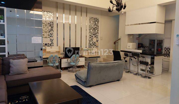 Apartemen Waterplace Surabaya The Garden Mansion 4 BR Furnished  1