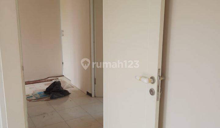 Rumah Unfurnished HGB di Jalan Grand Semanggi Residence, Surabaya 2