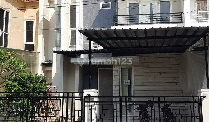 Rumah Unfurnished HGB di Jalan Grand Semanggi Residence, Surabaya 1