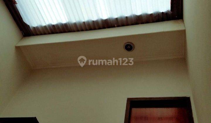 Rumah 2,5 Lantai Siap Huni Full Furnish di Komplek Jatiwaringin 3