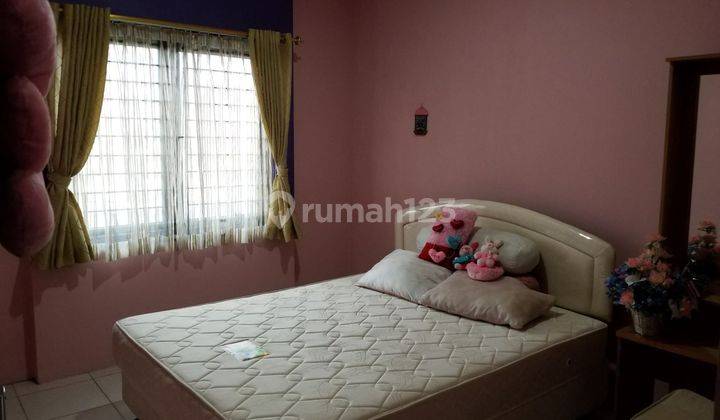 Rumah 2,5 Lantai Siap Huni Full Furnish di Komplek Jatiwaringin 6