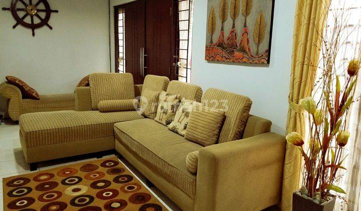 Rumah 2,5 Lantai Siap Huni Full Furnish di Komplek Jatiwaringin 9