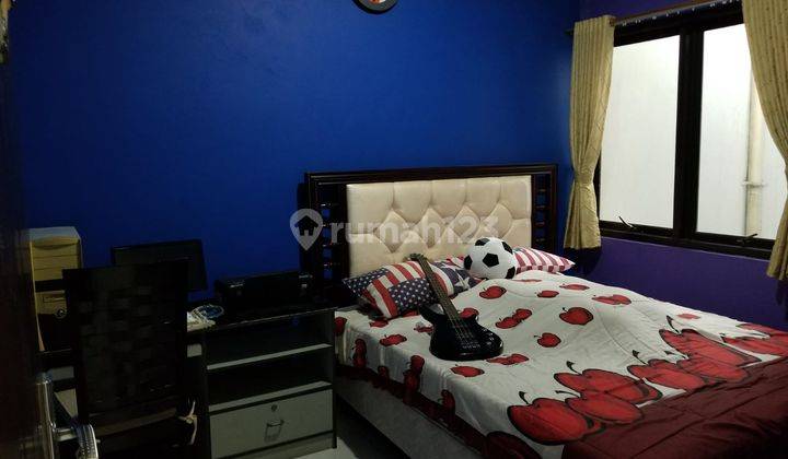 Rumah 2,5 Lantai Siap Huni Full Furnish di Komplek Jatiwaringin 17