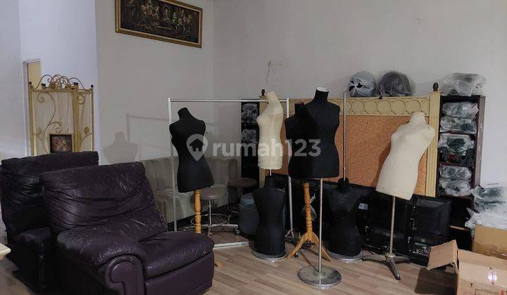 Rumah 3 Lantai Furnished di Jalan Wr Supratman