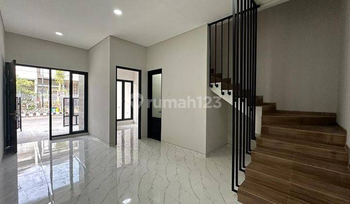 Rb28b. Rumah Minimalis Kutisari Indah Utara Surabaya 2