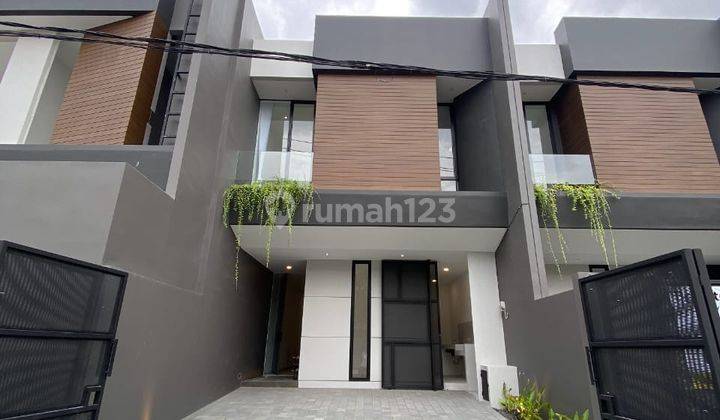 Yn01. Dijual Rumah Raya Kutisari Indah Surabaya 1