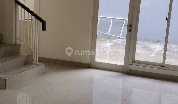 Disewa Rumah Golf Lake Cengkareng Jakarta Barat 2