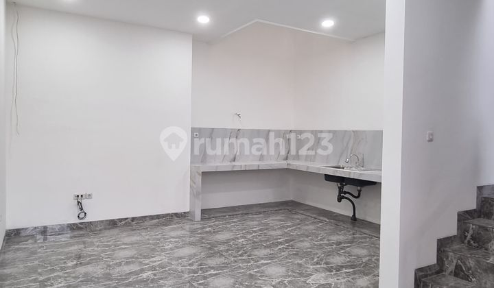 Disewa Rumah di Taman Surya Jakarta Barat