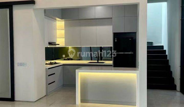 Dijual Rumah Modern Minimalis Dian Istana Park Avenue  2