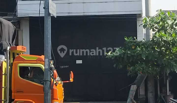 For Rent: 2-Story Shop House on Raya Tanjungsari Street, Surabaya