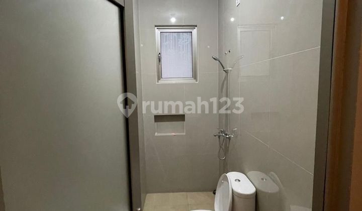 Jual Rumah Terawat Greenland Menganti Wiyung 2