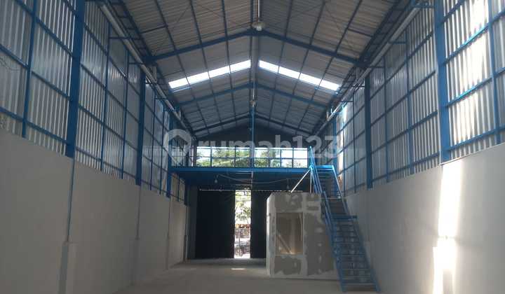 Strategic New Large Warehouse Rental in Manukan Kulon Strategic New Large Warehouse Rental in Manukan Kulon