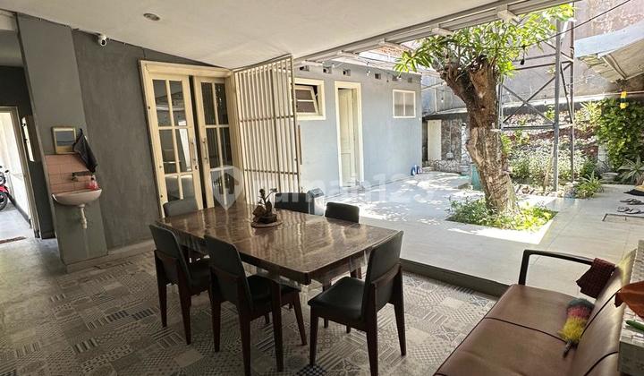 Rent a House in Downtown Surabaya for Business