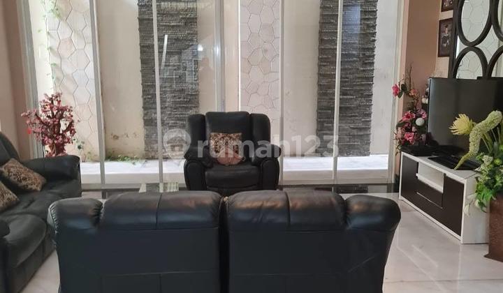 Sewa Rumah Mewah Graha Family Furnis Siap Huni 2