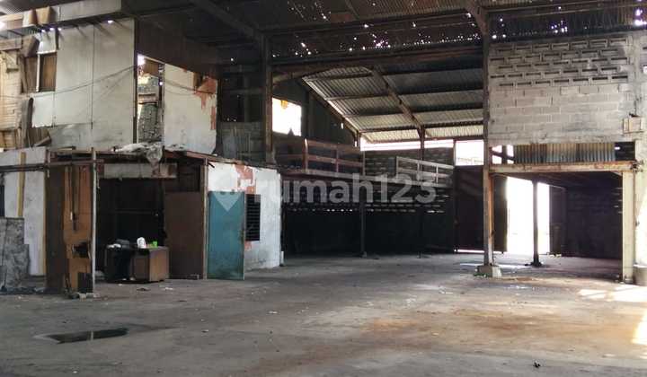 Cheap For Sale Large Warehouse 1800M Raya Mastrip Wiyung - Includes 2-Storey Office Building