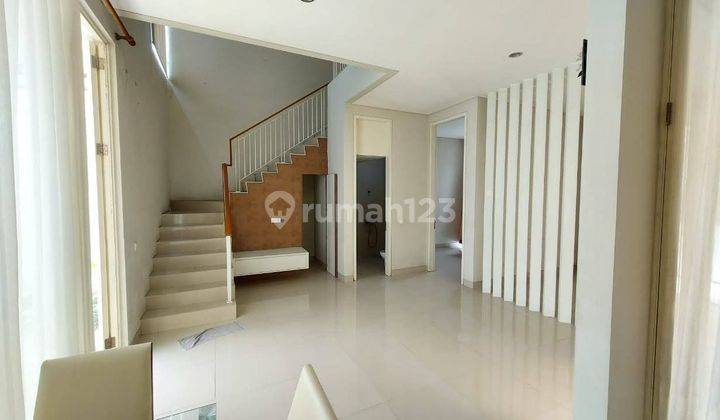 Dijual Rumah Minimalis Pakuwon Indah The Mansion  dekat Pakuwon Mall 2